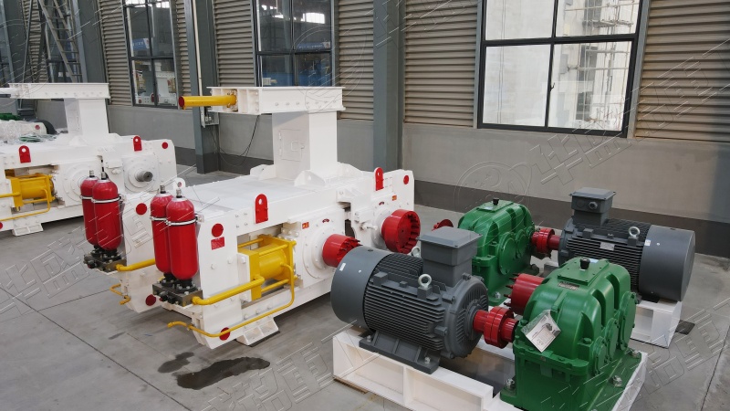 牛金礦高壓輥磨機(jī)